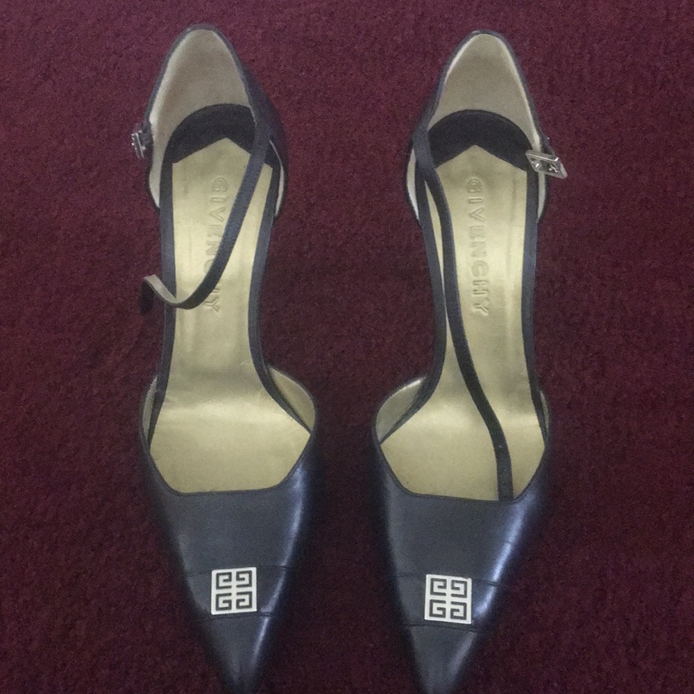Givenchy pumps